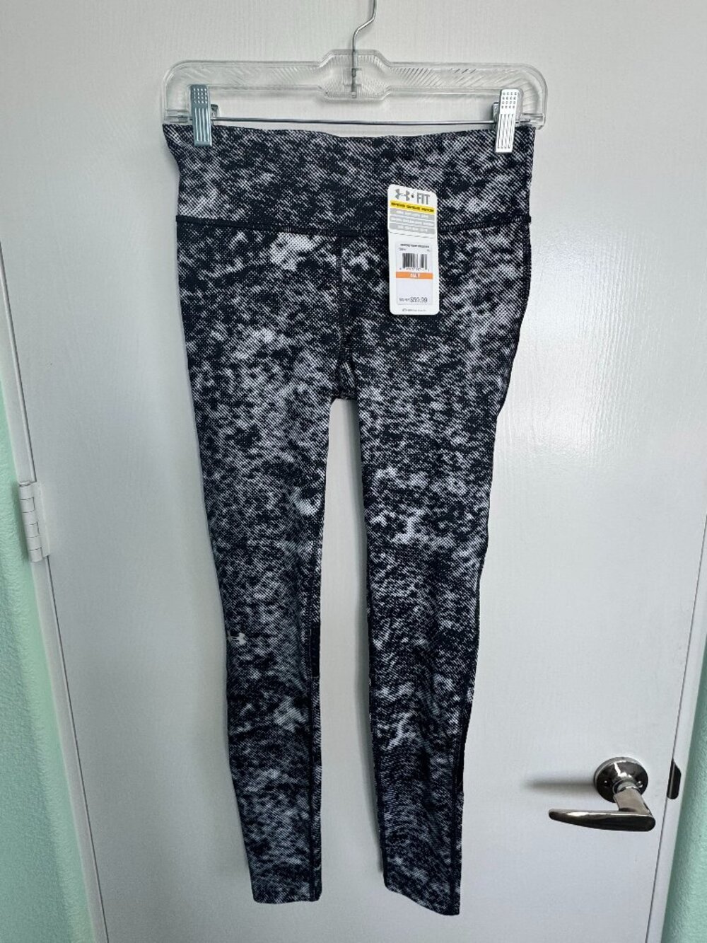 Under Armour HeatGear Compression Running Leggings Black White Small NWT